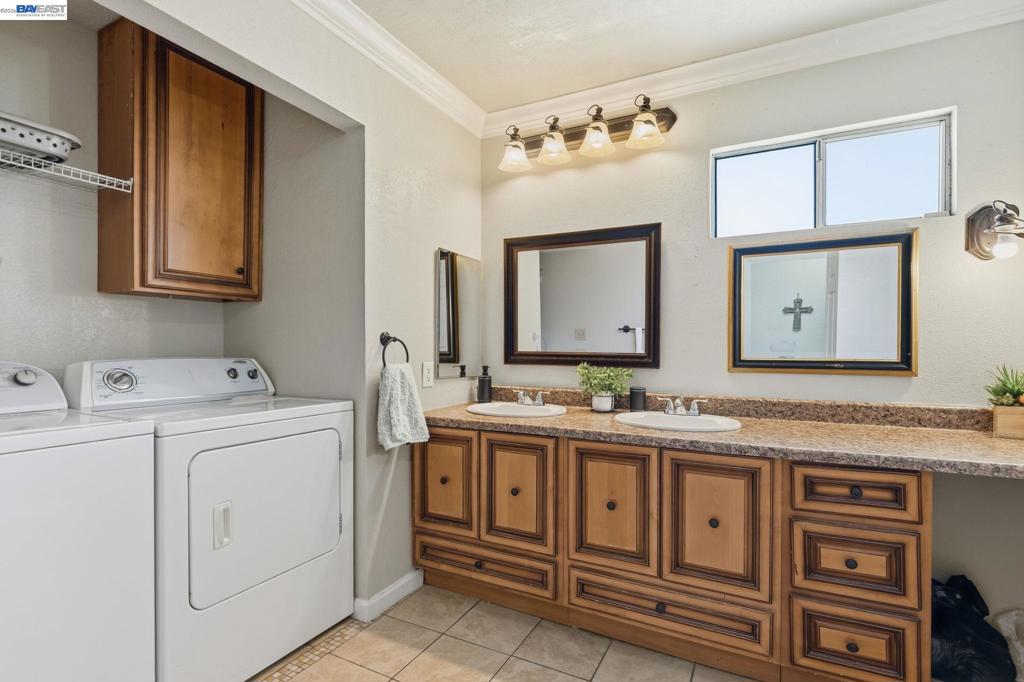 15940 Warfield Rd Property Photo 14