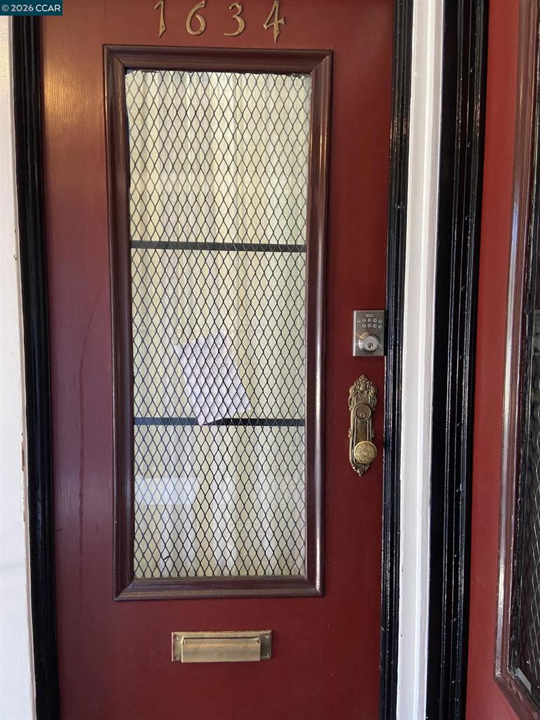 1630 1634 Hyde St Property Photo 5