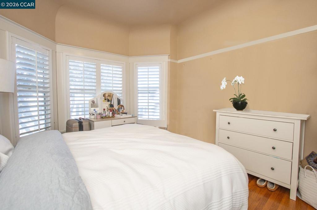 1630 1634 Hyde St Property Photo 26
