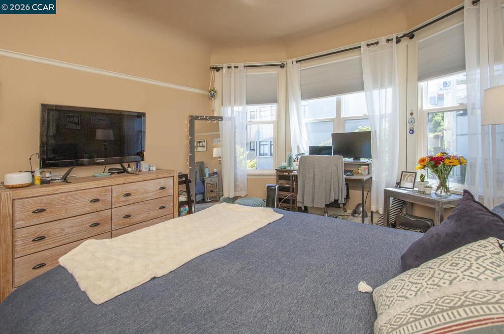 1630 1634 Hyde St Property Photo 27