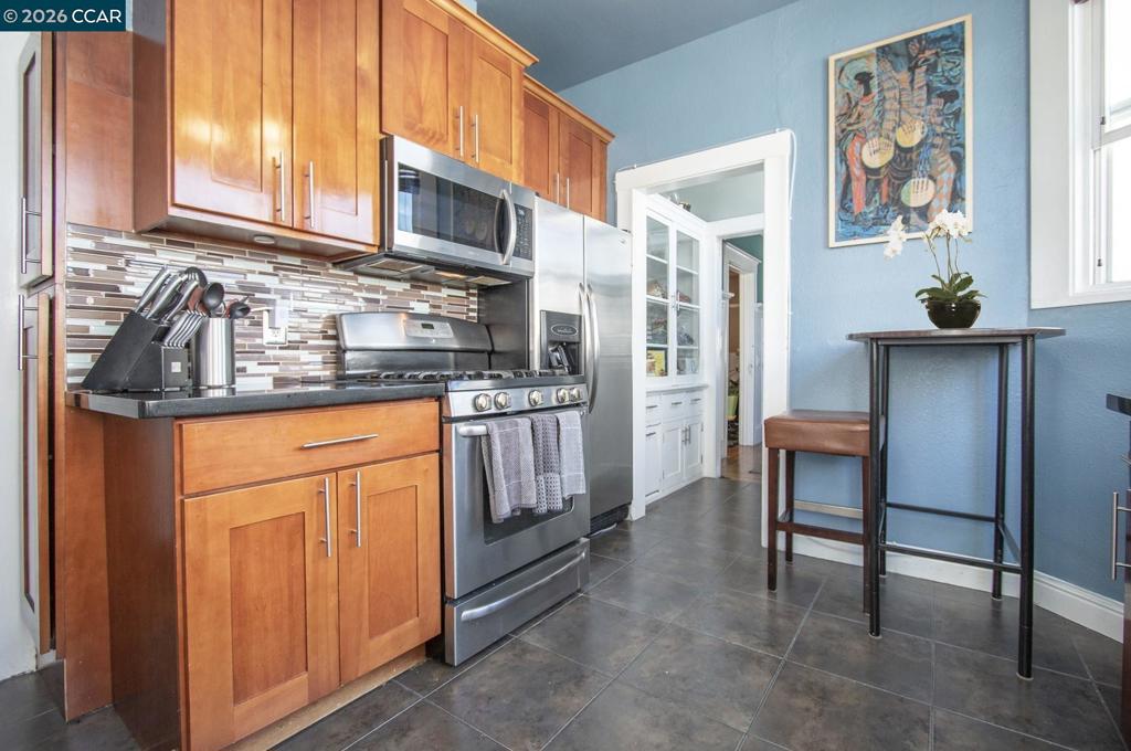 1630 1634 Hyde St Property Photo 30