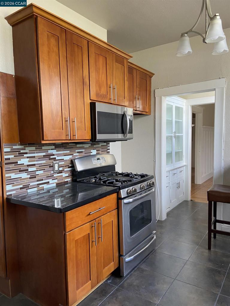 1630 1634 Hyde St Property Photo 33