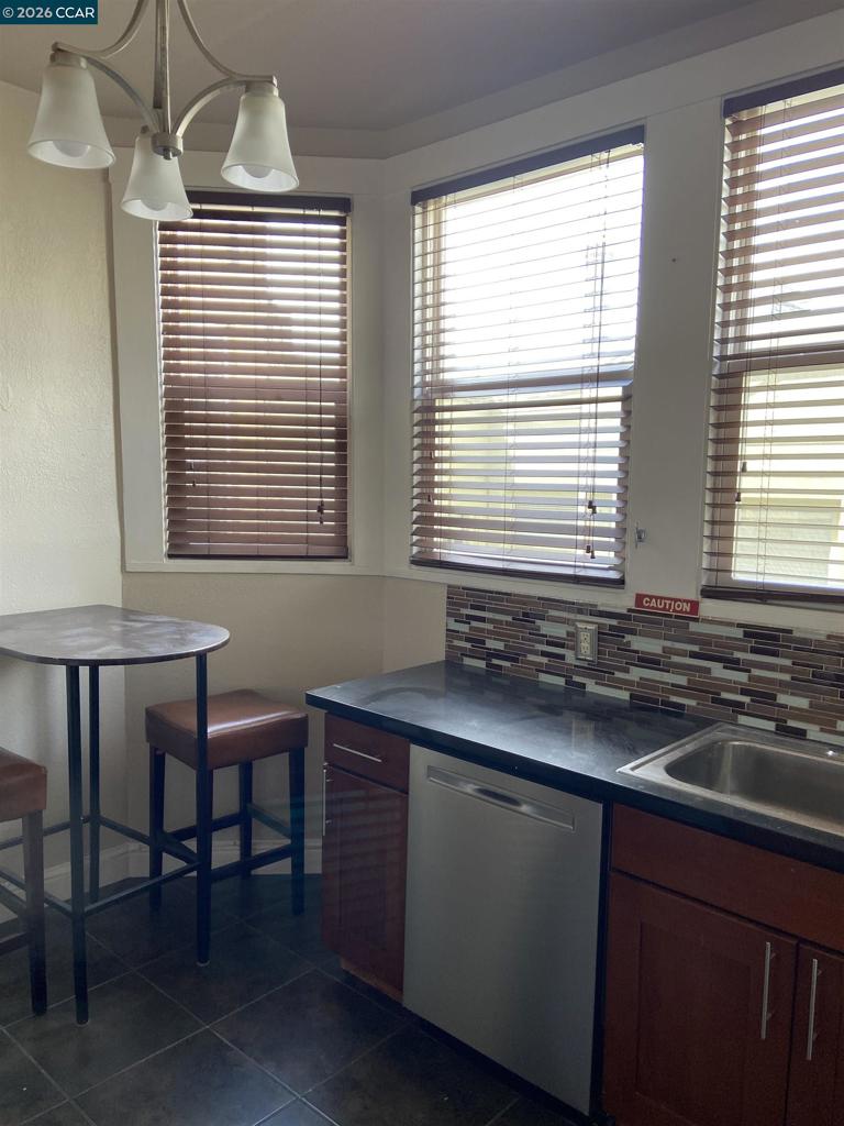 1630 1634 Hyde St Property Photo 35