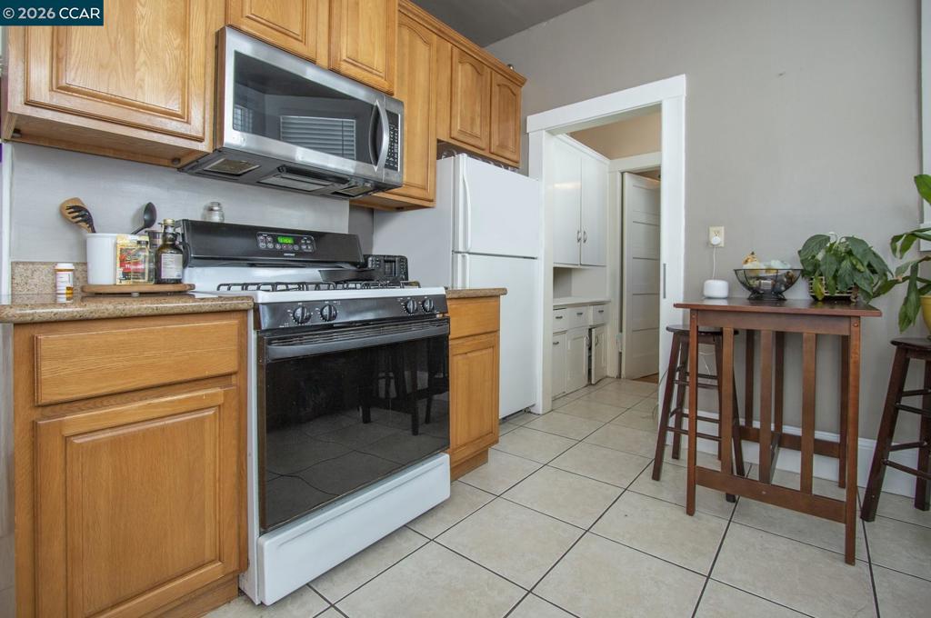 1630 1634 Hyde St Property Photo 37