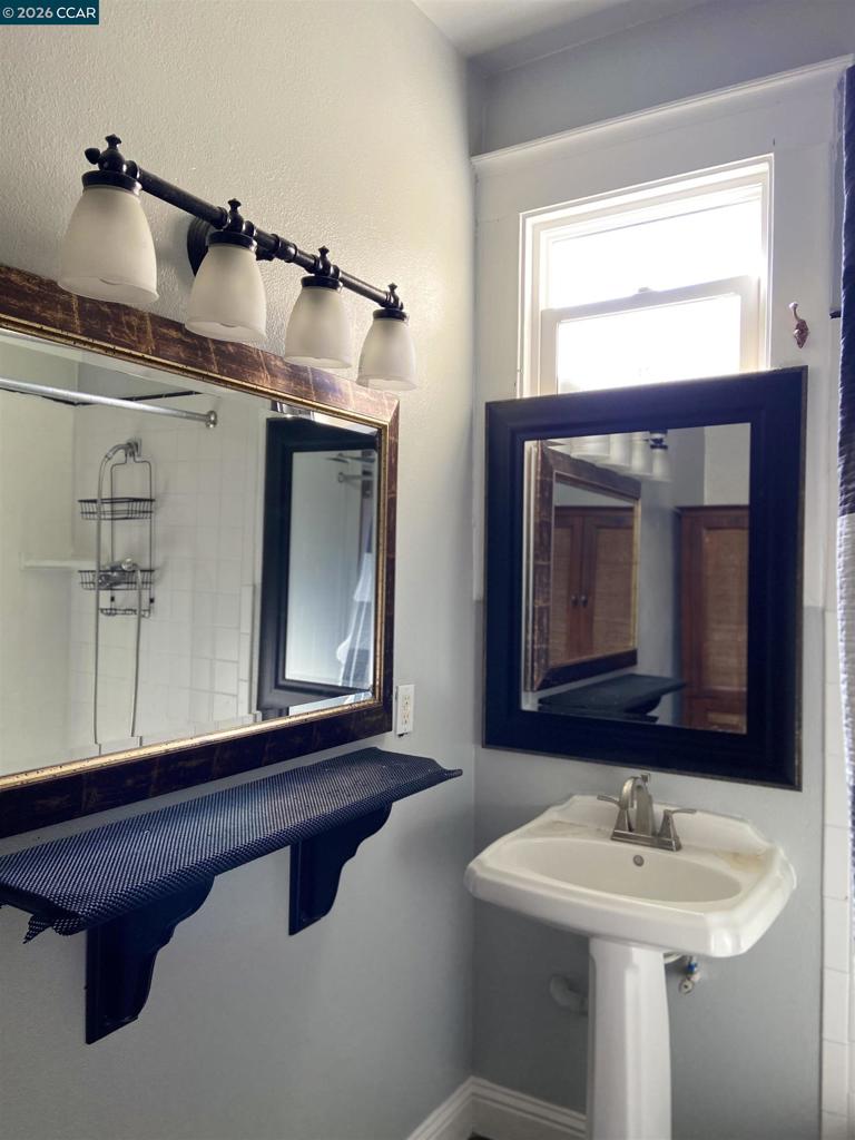 1630 1634 Hyde St Property Photo 44