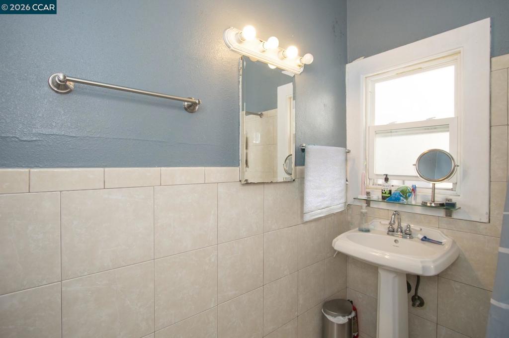 1630 1634 Hyde St Property Photo 45