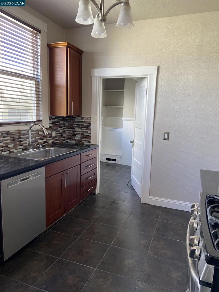 1630 1634 Hyde St Property Photo 46