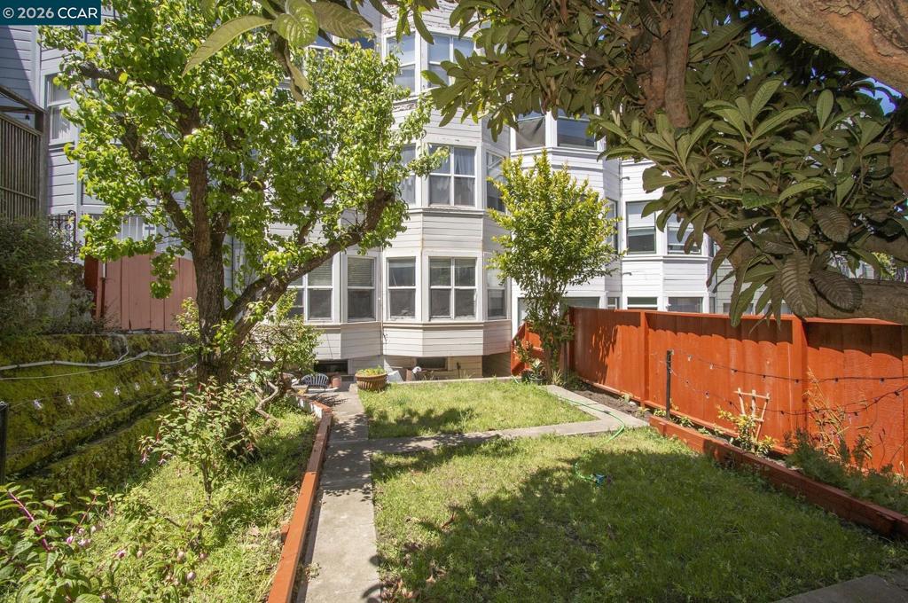 1630 1634 Hyde St Property Photo 50