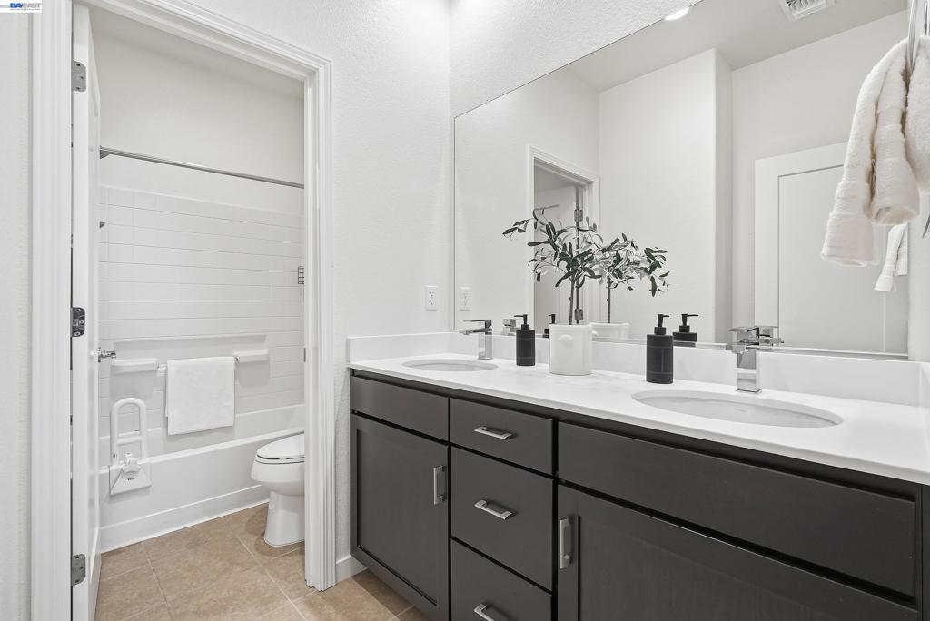 8556 Seawind Way Property Photo 20