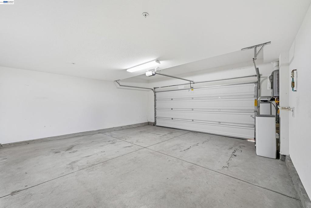 8556 Seawind Way Property Photo 35