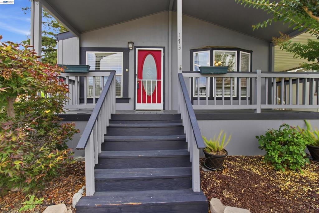 3263 Vineyard Ave Property Photo 4