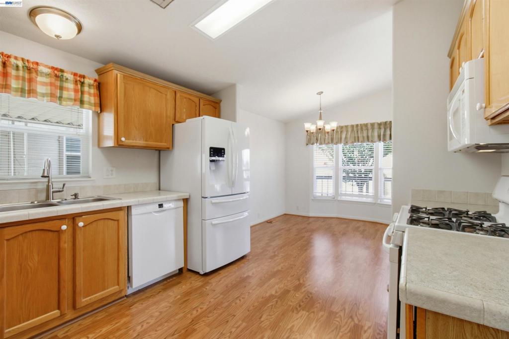 3263 Vineyard Ave Property Photo 11