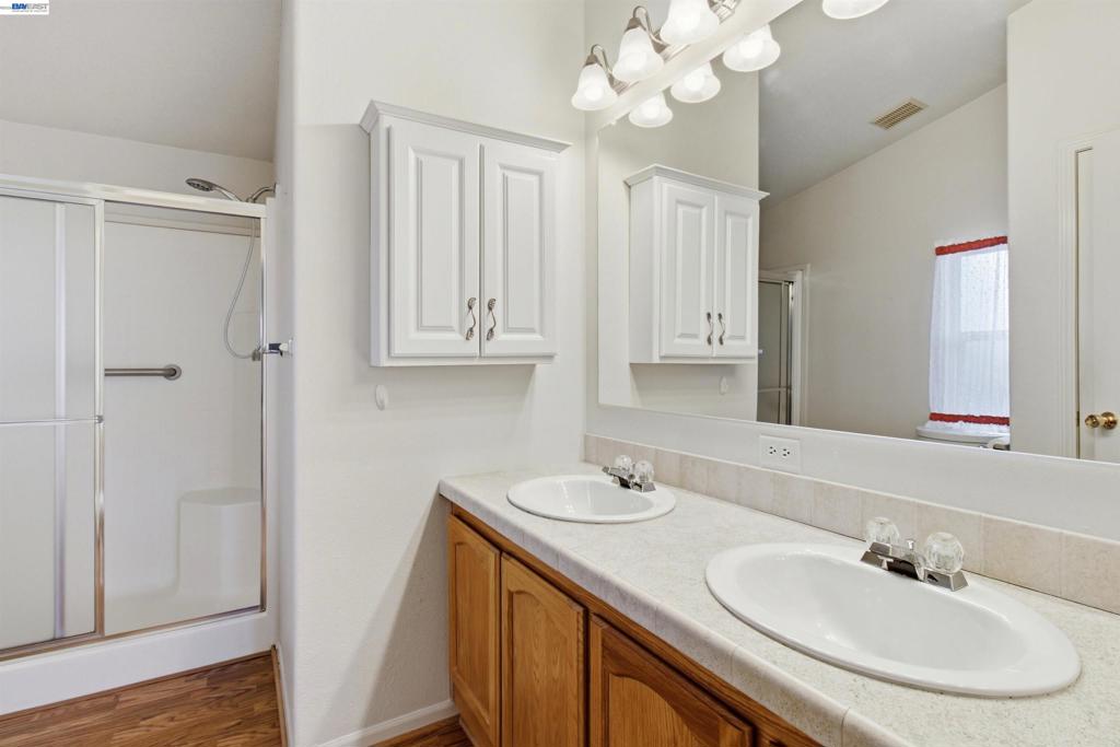 3263 Vineyard Ave Property Photo 25