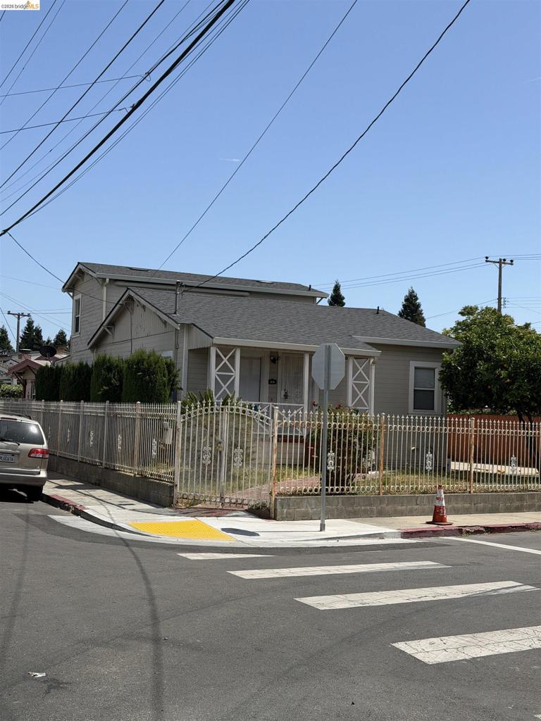 918 Royal St Property Photo 1