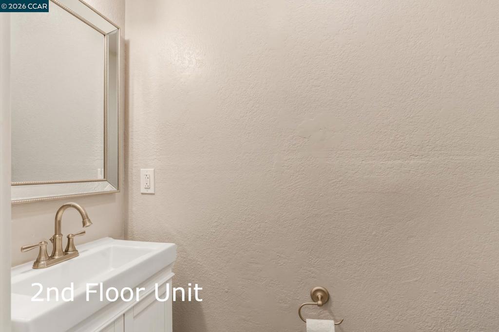 557 43rd St Property Photo 35