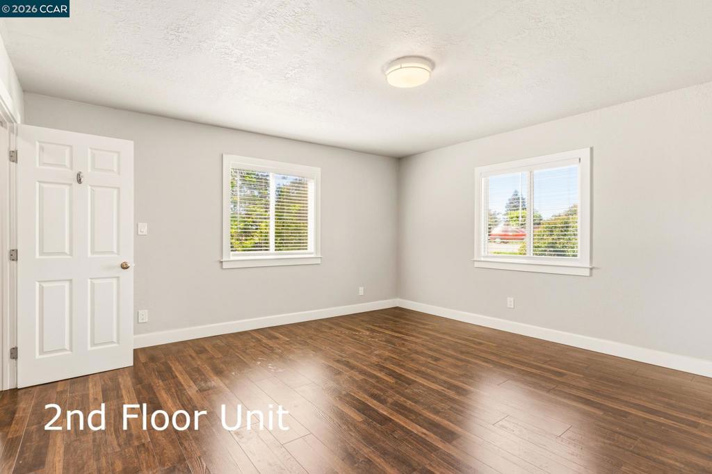557 43rd St Property Photo 36