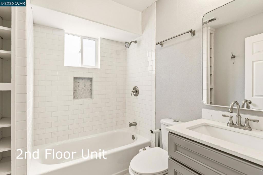 557 43rd St Property Photo 39