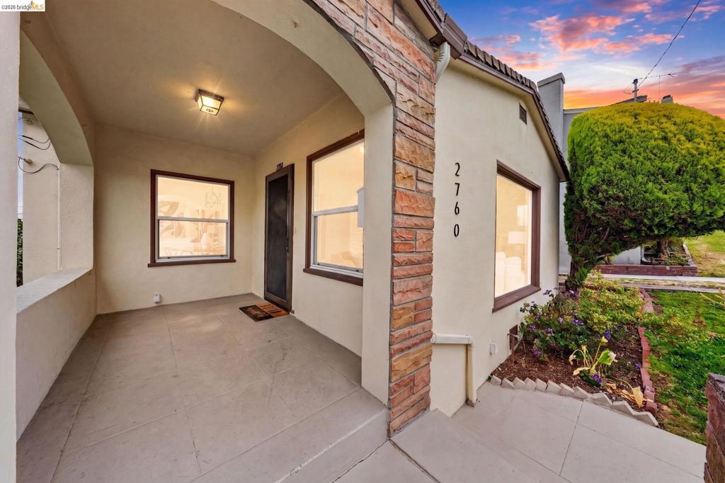 2760 Best Ave Property Photo 5