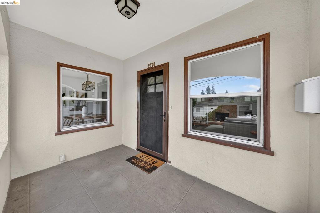 2760 Best Ave Property Photo 6