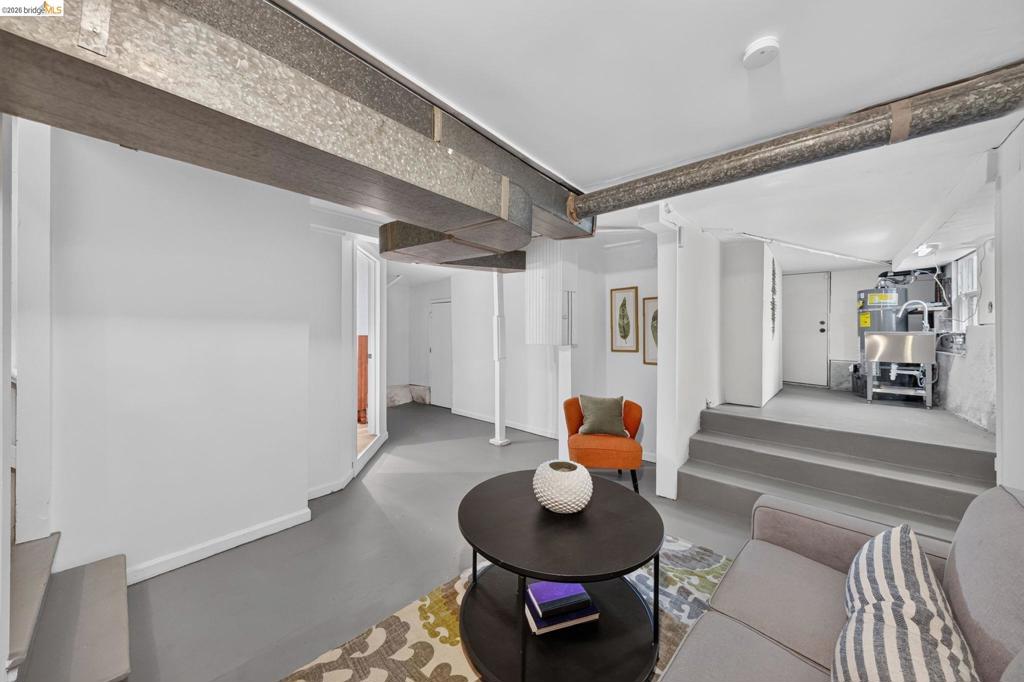 2760 Best Ave Property Photo 11
