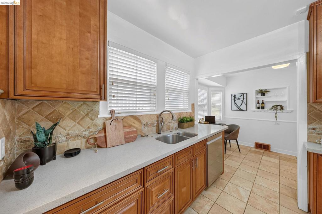 2760 Best Ave Property Photo 16