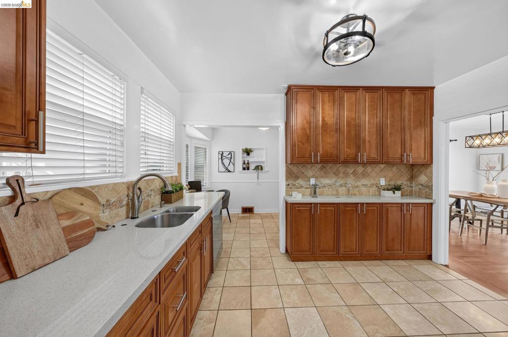 2760 Best Ave Property Photo 19