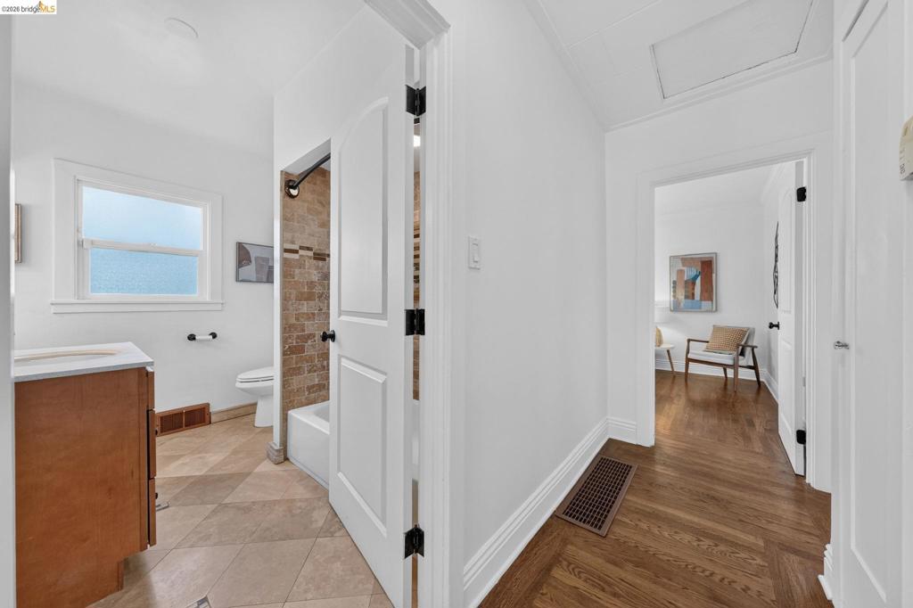 2760 Best Ave Property Photo 33