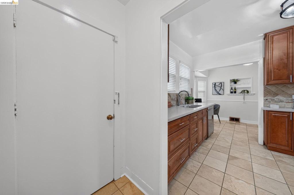 2760 Best Ave Property Photo 35