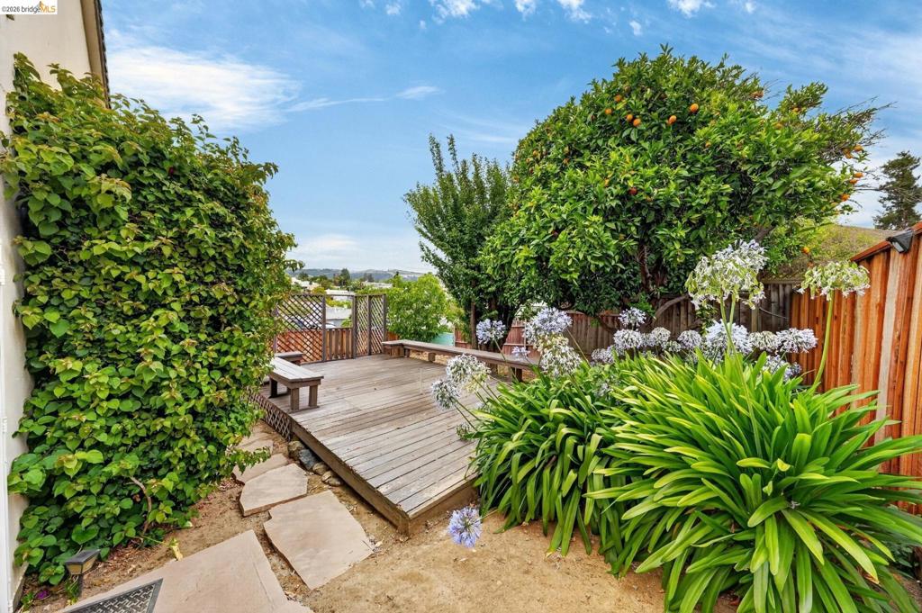 2760 Best Ave Property Photo 36