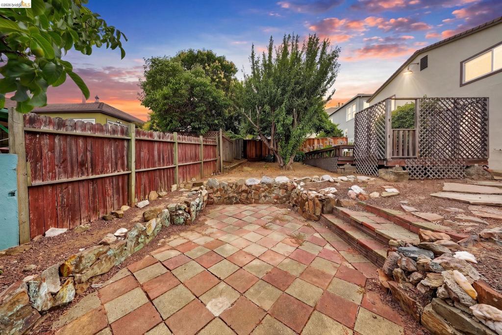 2760 Best Ave Property Photo 38