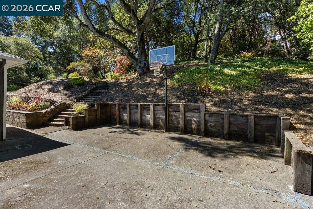59 El Toyonal Property Photo 43