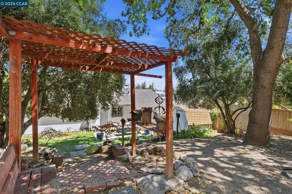 210 Vista Way Property Photo 38