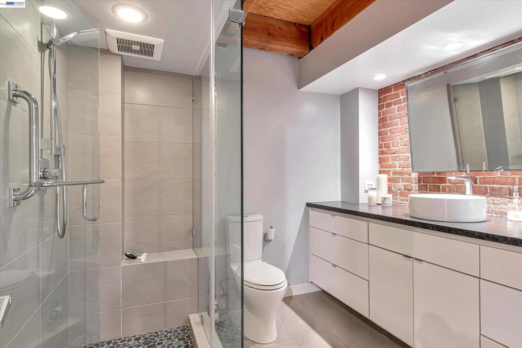 650 Delancey St 103 Property Photo 12