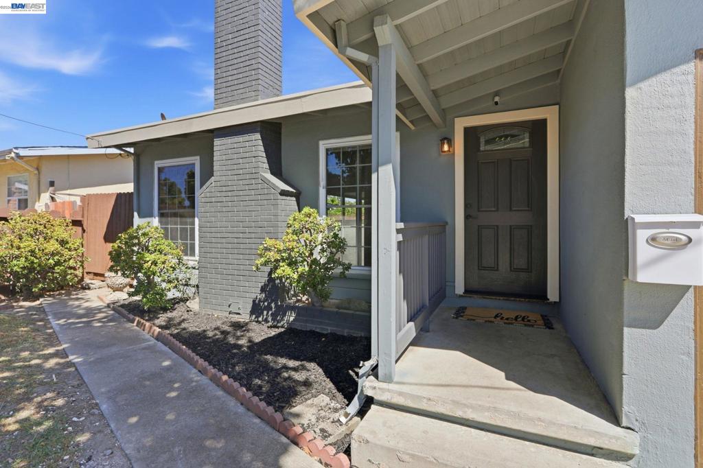 6684 Graham Ave Property Photo 6