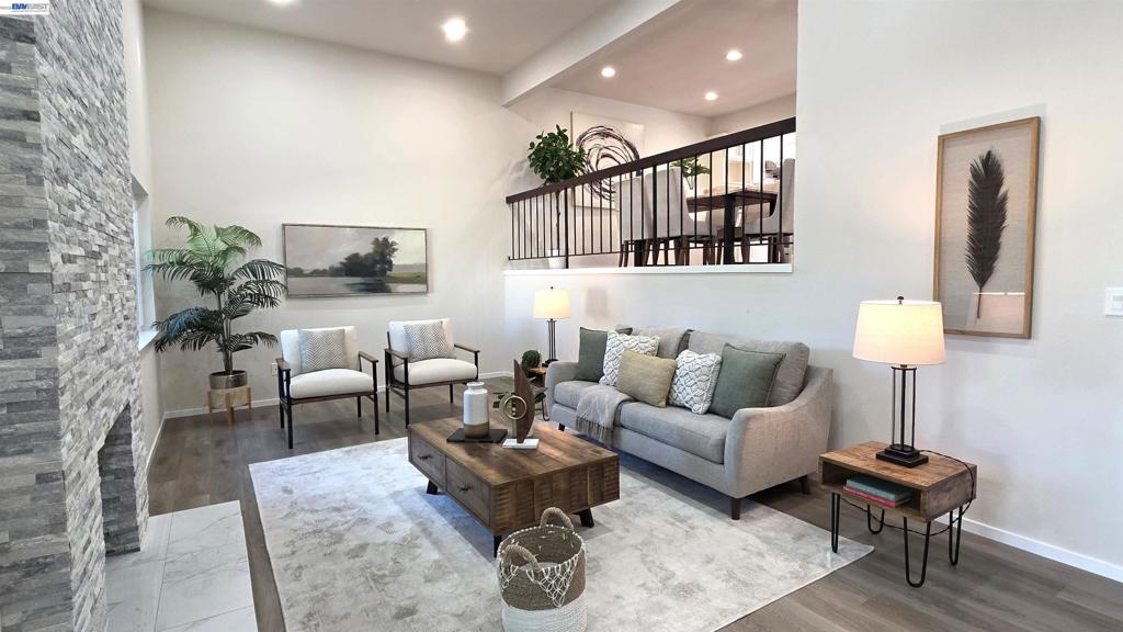 37856 Bright Cmn Property Photo 2