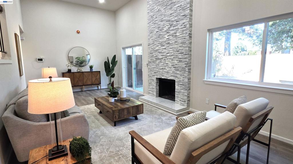 37856 Bright Cmn Property Photo 4