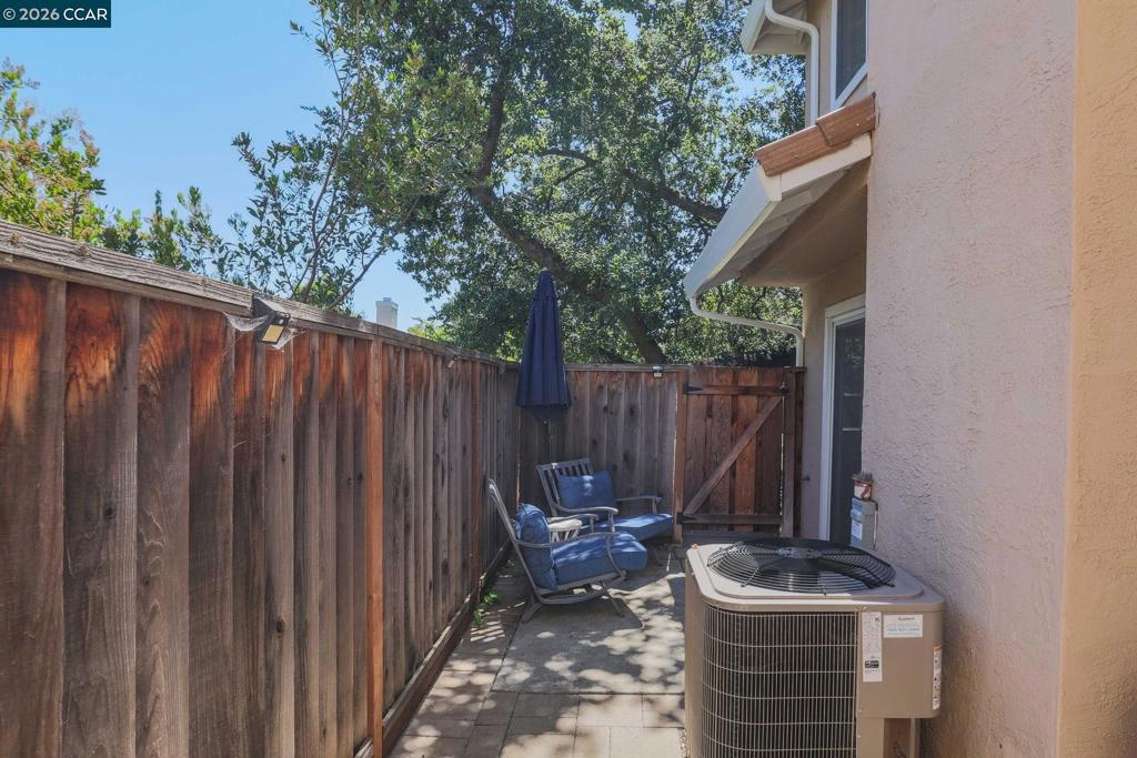 1002 Pinehurst Ct Property Photo 28