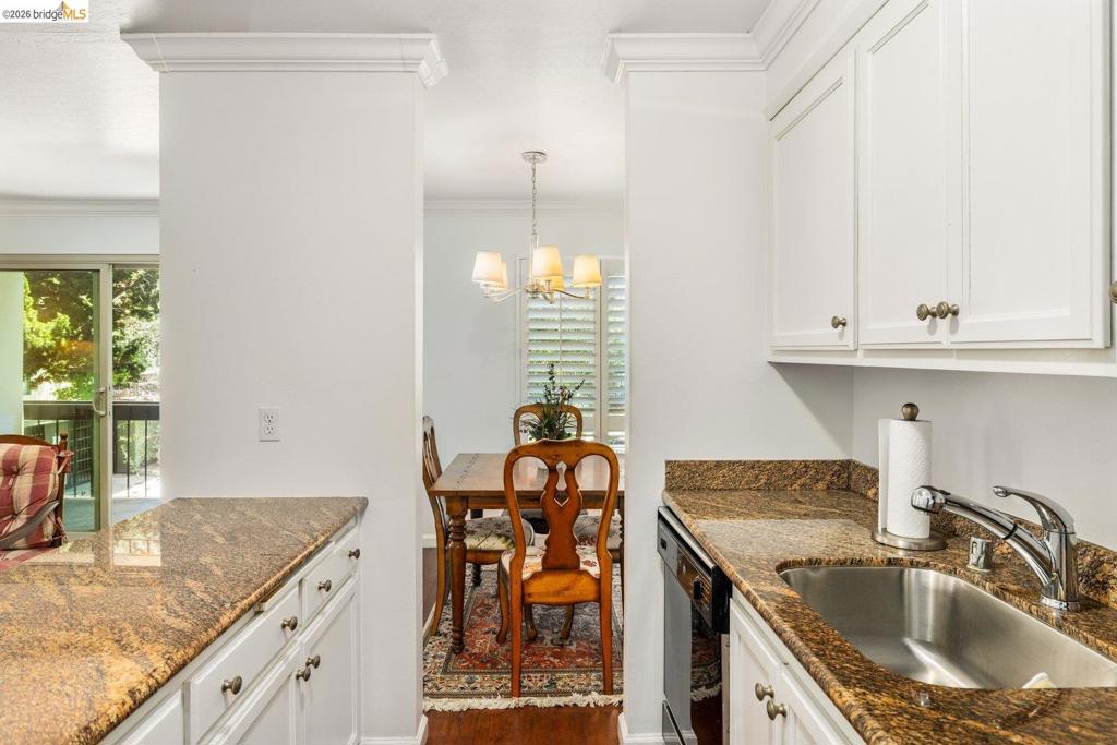 551 Jean St 309 Property Photo 10