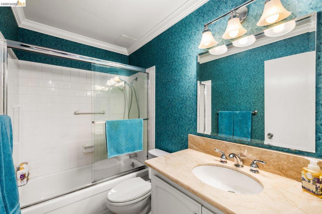 551 Jean St 309 Property Photo 21