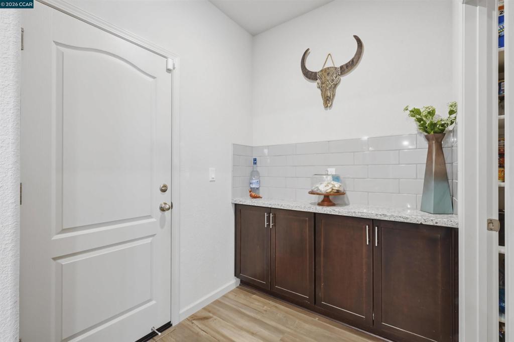 1655 Apricot Ct Property Photo 27