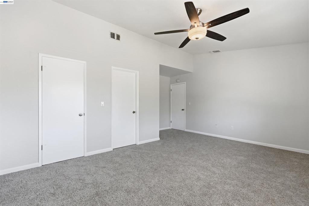 470 Edwards St Property Photo 23