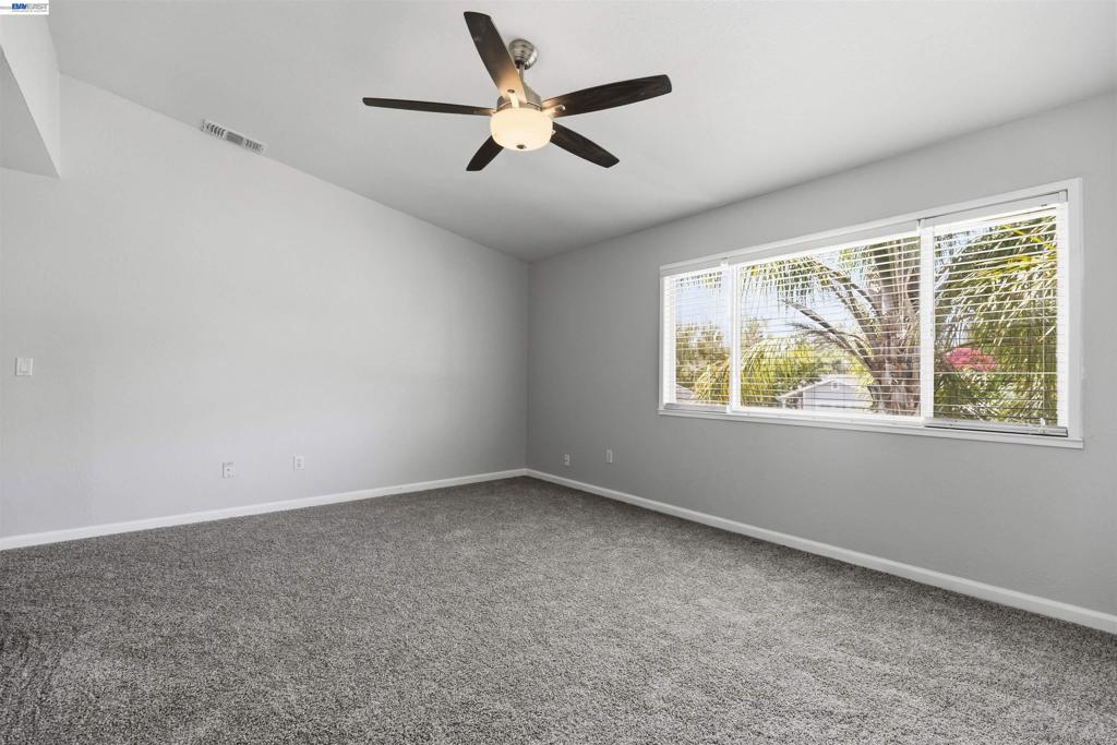 470 Edwards St Property Photo 24