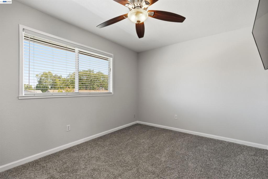 470 Edwards St Property Photo 30