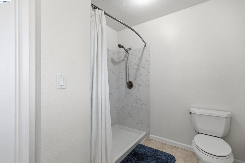 470 Edwards St Property Photo 32