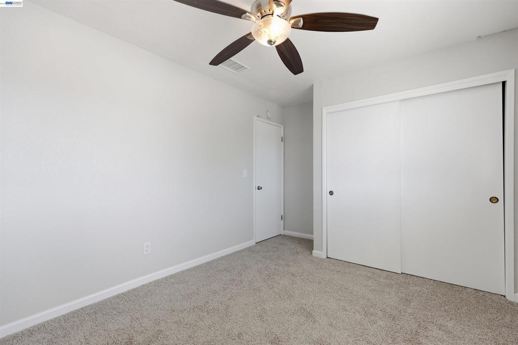 470 Edwards St Property Photo 33