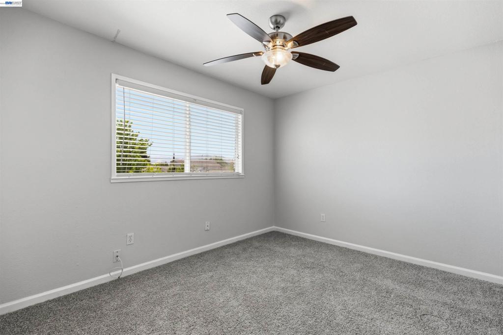 470 Edwards St Property Photo 35