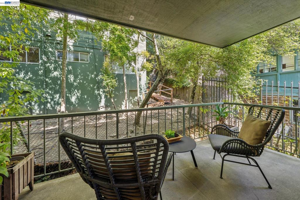 2700 Le Conte Ave 406 Property Photo 28