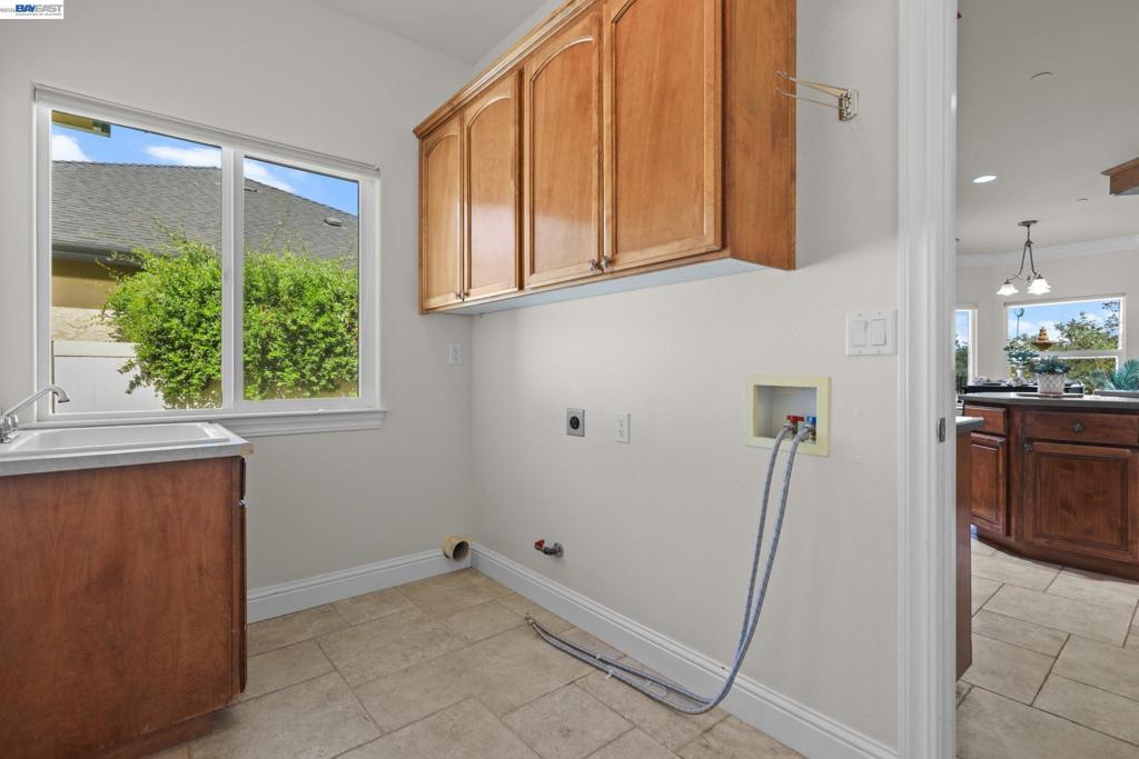 2110 Cadjew St Property Photo 38