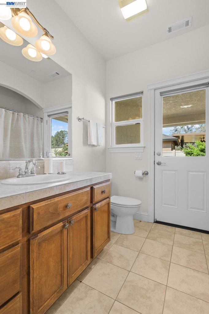 2110 Cadjew St Property Photo 42