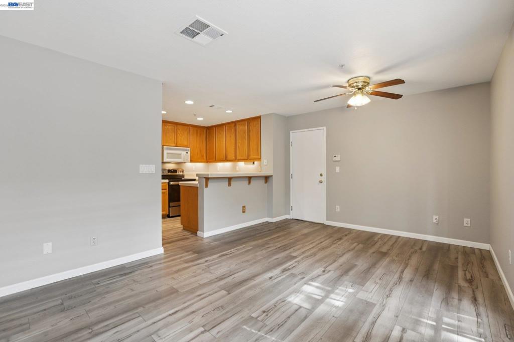 2159 Walsingham Ct 62 Property Photo 6